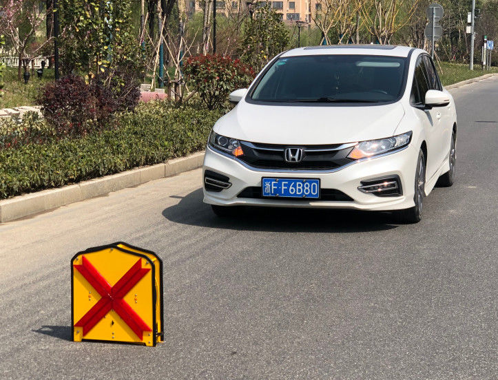 لوحة أسهم LED مقاومة للماء مع شريط إضاءة قابل للسحب بطول 3500 مم وهيكل من سبائك الألومنيوم A5052